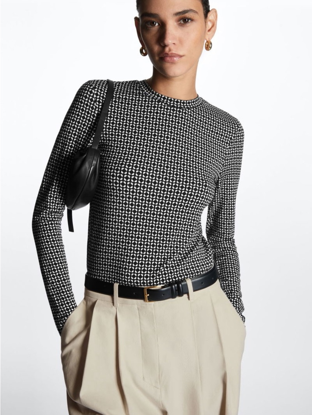 COS Printed Long-Sleeved
Top - Picture 3 of 4